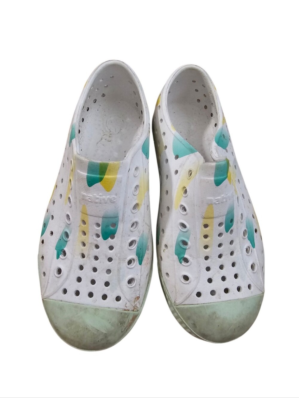 Native Kids Water Shoes in White with Teal & Yellow Accents
